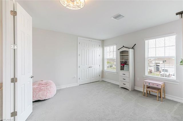 202 Spring Hill Lake LOOP, Cape Coral, FL 33993