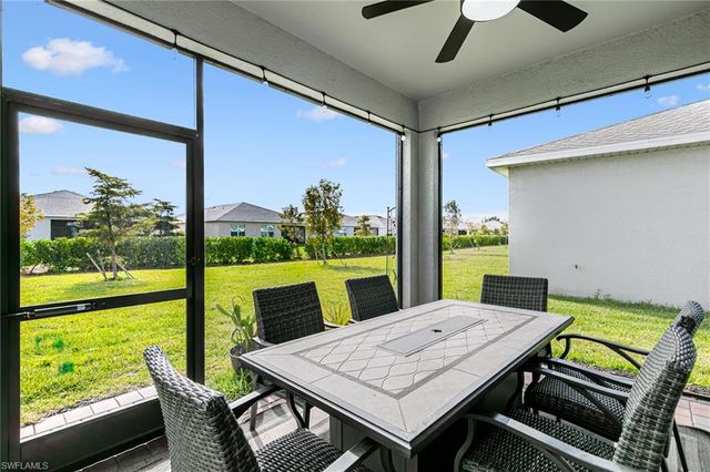 202 Spring Hill Lake LOOP, Cape Coral, FL 33993