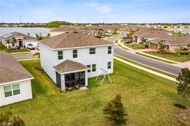 202 Spring Hill Lake LOOP, Cape Coral, FL 33993