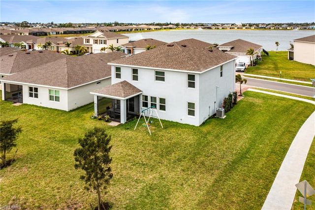 202 Spring Hill Lake LOOP, Cape Coral, FL 33993