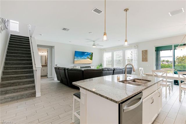 202 Spring Hill Lake LOOP, Cape Coral, FL 33993