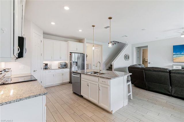 202 Spring Hill Lake LOOP, Cape Coral, FL 33993