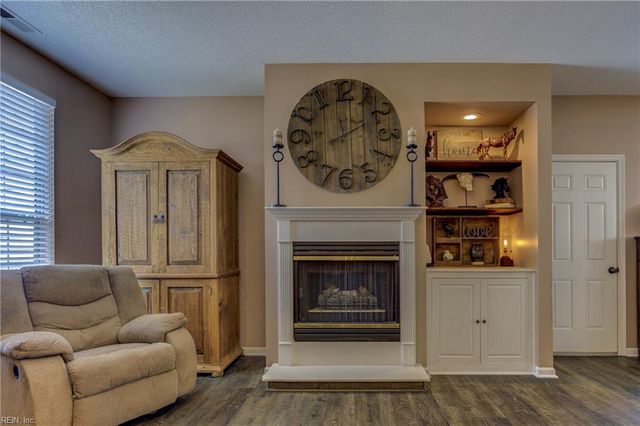 1808 Kensal Green DR, Virginia Beach, VA 23456