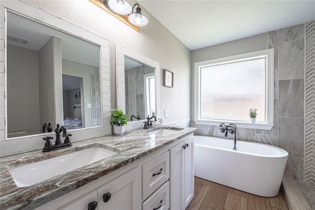 6722 Poplar Bend Lane, Dickinson, TX 77539