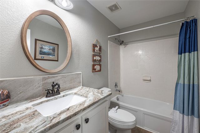 6722 Poplar Bend Lane, Dickinson, TX 77539