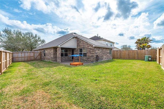 6722 Poplar Bend Lane, Dickinson, TX 77539