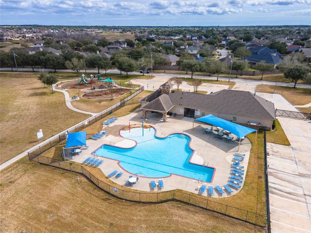 6722 Poplar Bend Lane, Dickinson, TX 77539