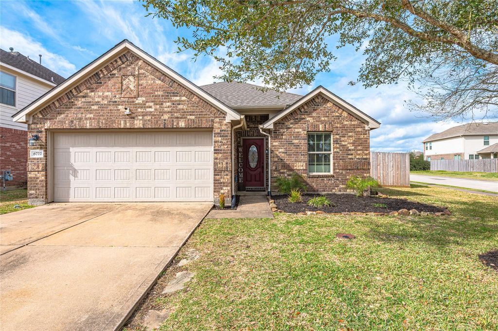 6722 Poplar Bend Lane, Dickinson, TX 77539