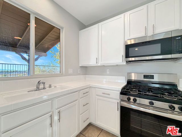 2423 Carolyn Drive, Palmdale, CA 93551