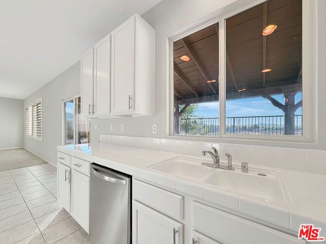 2423 Carolyn Drive, Palmdale, CA 93551