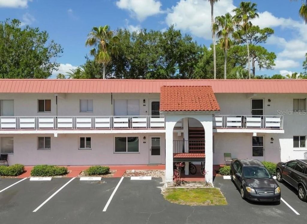 1100 MARTINIQUE DRIVE 203, Winter Haven, FL 33884