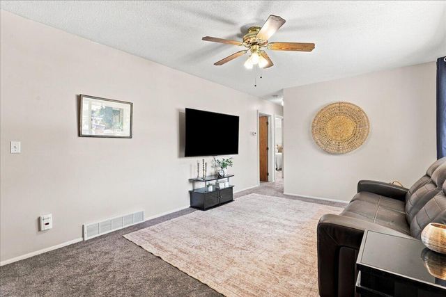 213 WENDOVER Drive, Council Bluffs, IA 51503