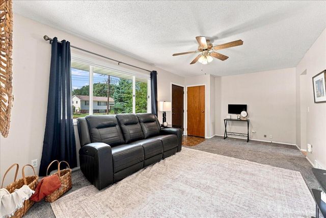 213 WENDOVER Drive, Council Bluffs, IA 51503