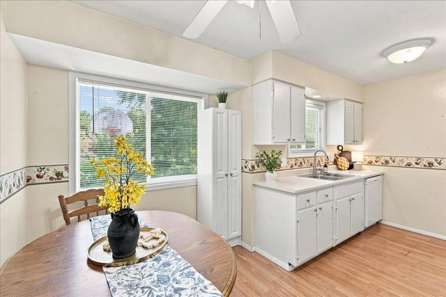 213 WENDOVER Drive, Council Bluffs, IA 51503