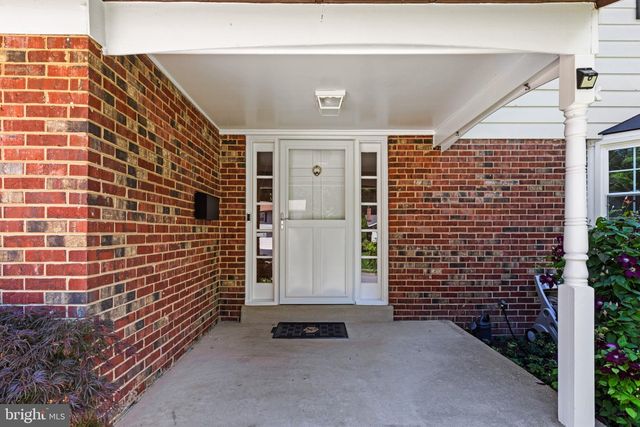 6117 HARMON PL, Springfield, VA 22152