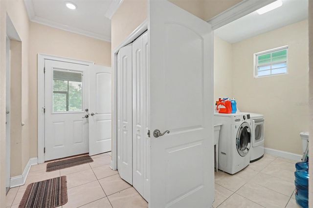 2007 61ST STREET, Sarasota, FL 34243