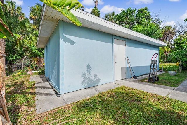 2007 61ST STREET, Sarasota, FL 34243