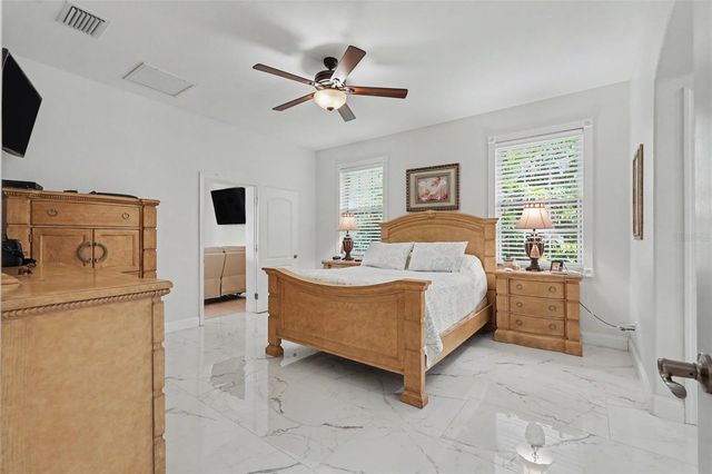 2007 61ST STREET, Sarasota, FL 34243