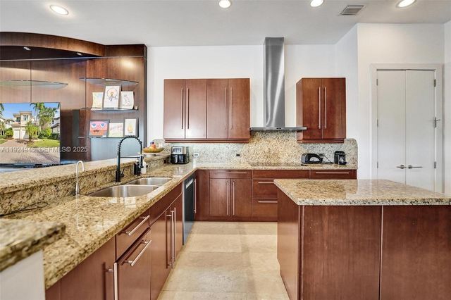 1575 Windjammer Way, Hollywood, FL 33019