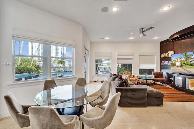 1575 Windjammer Way, Hollywood, FL 33019