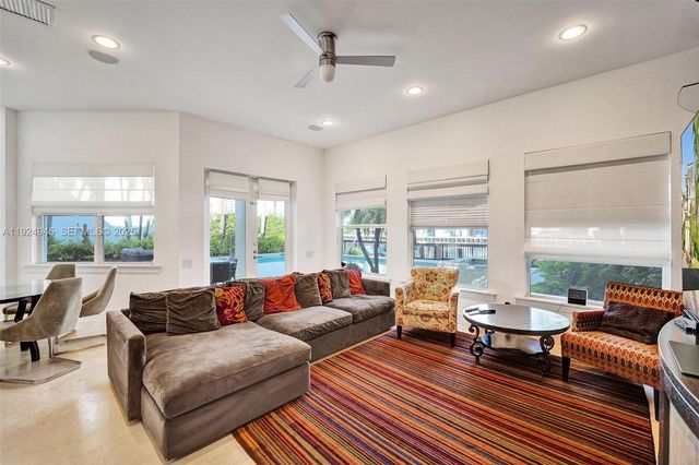 1575 Windjammer Way, Hollywood, FL 33019