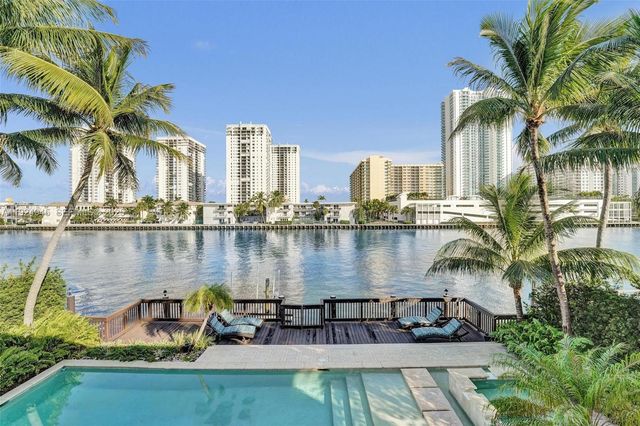 1575 Windjammer Way, Hollywood, FL 33019