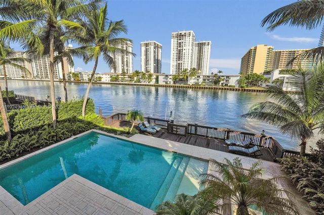 1575 Windjammer Way, Hollywood, FL 33019