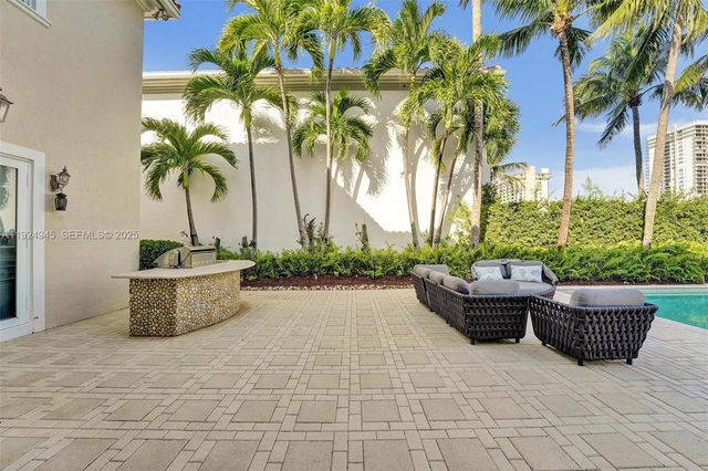 1575 Windjammer Way, Hollywood, FL 33019