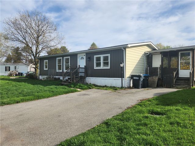 211 Spring Run, Manchester, NY 14432