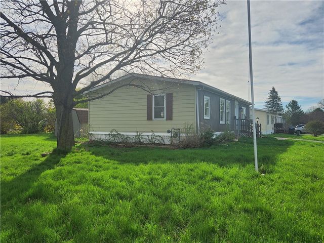 211 Spring Run, Manchester, NY 14432
