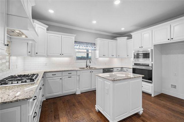 603 Chamberlain Road, Prairie Grove, AR 72753