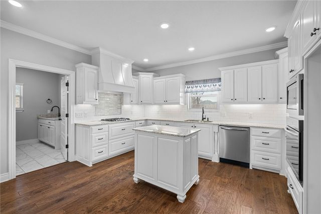 603 Chamberlain Road, Prairie Grove, AR 72753