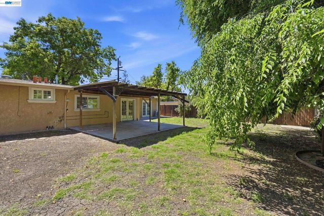 2943 Richard Ave, Concord, CA 94520