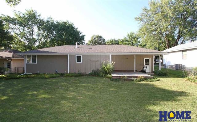 1840 Montclair Drive, Lincoln, NE 68521