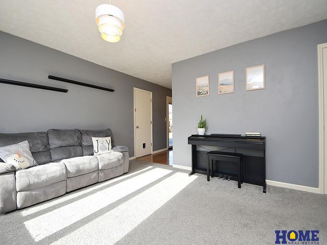 1840 Montclair Drive, Lincoln, NE 68521