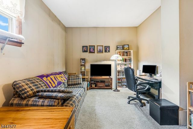 92 Louise Dr, Manville Boro, NJ 08835
