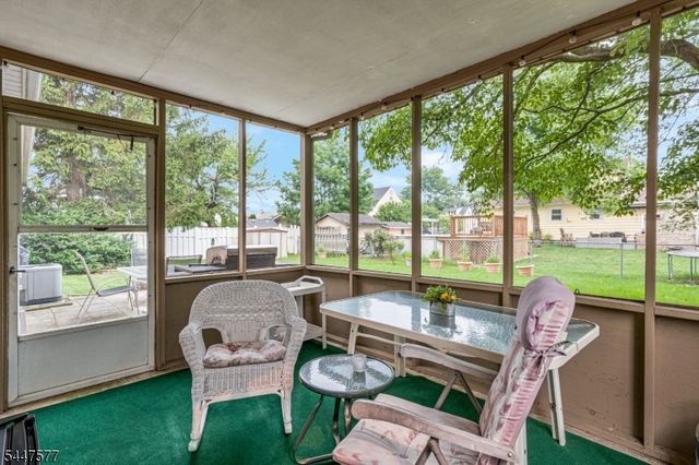 92 Louise Dr, Manville Boro, NJ 08835
