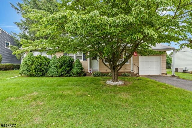 92 Louise Dr, Manville Boro, NJ 08835
