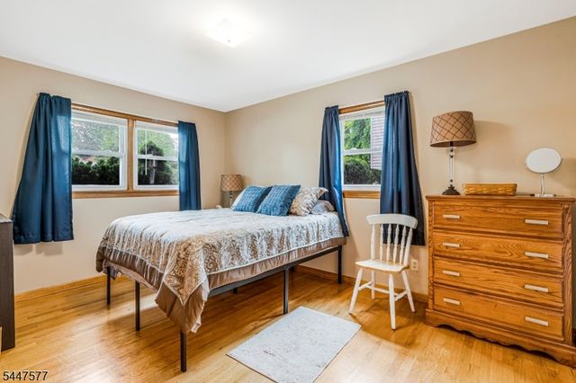 92 Louise Dr, Manville Boro, NJ 08835