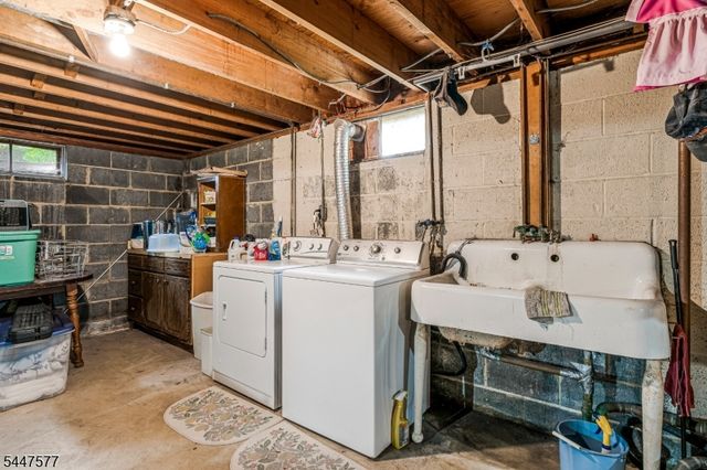92 Louise Dr, Manville Boro, NJ 08835
