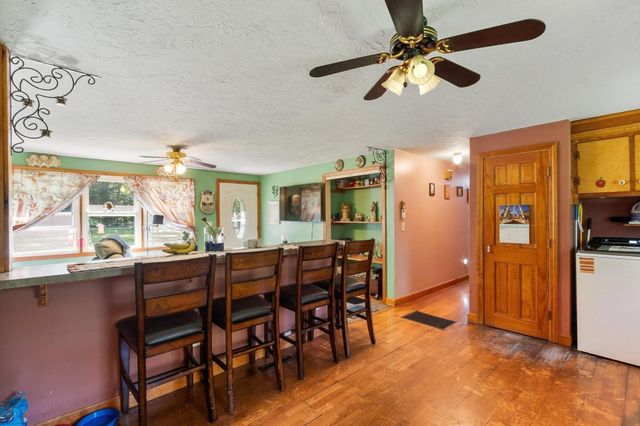 58 Mcintyre Rd, Oxford, MA 01507