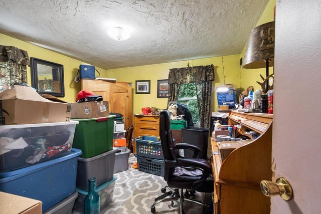 58 Mcintyre Rd, Oxford, MA 01507