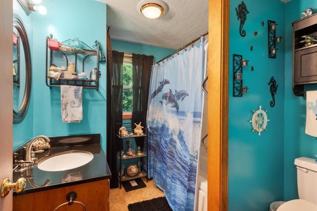 58 Mcintyre Rd, Oxford, MA 01507