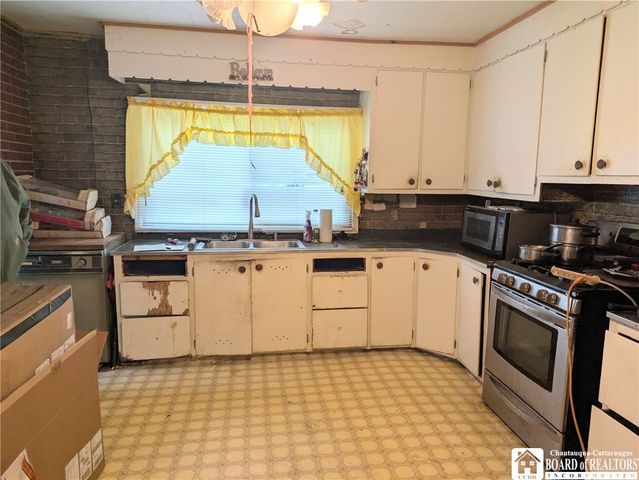 352 South Main Street, Jamestown, NY 14701