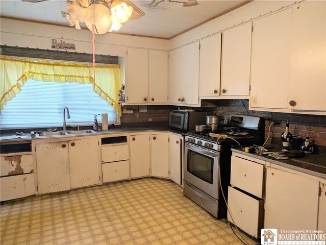 352 South Main Street, Jamestown, NY 14701