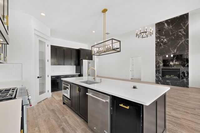 977 Bandon Dunes Drive, Fort Worth, TX 76028