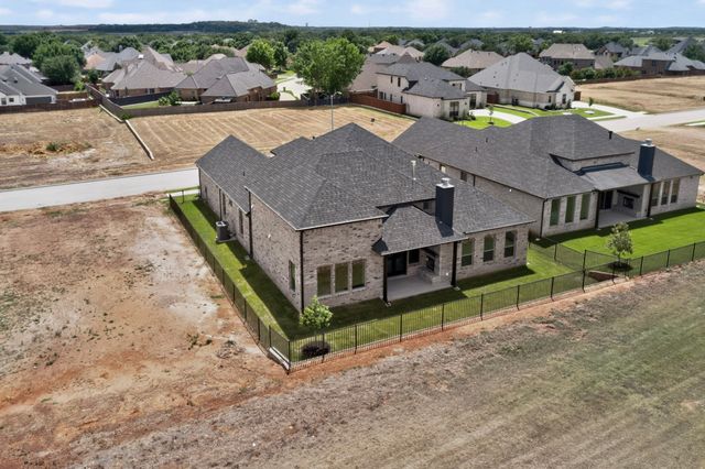 977 Bandon Dunes Drive, Fort Worth, TX 76028