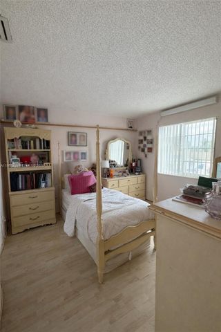 19804 NW 67th Ct, Hialeah, FL 33015