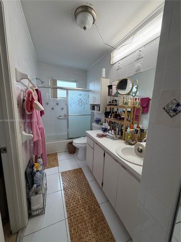 19804 NW 67th Ct, Hialeah, FL 33015