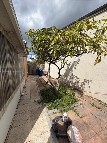 19804 NW 67th Ct, Hialeah, FL 33015